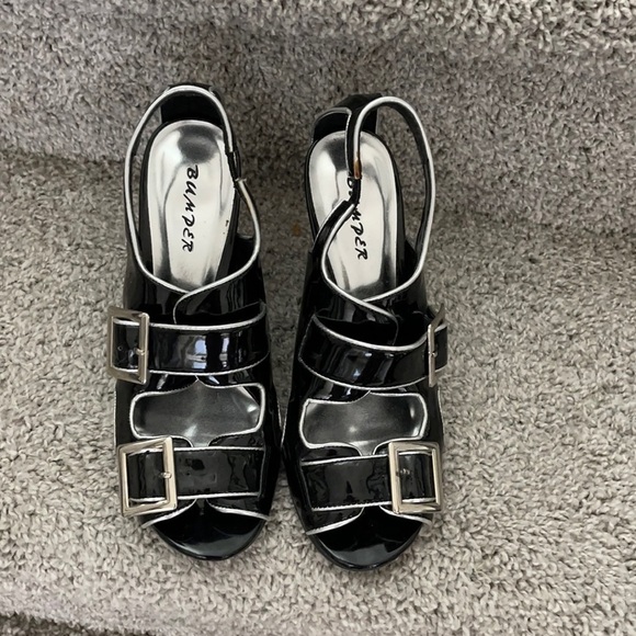 Black Sandals trimmed in Silver - Picture 1 of 6